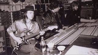 Stevie Ray Vaughan - Third Stone From The Sun (Studio recording)  "RARE TRACK"