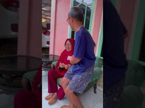 video-komedi-lucu-kakek-modus-ambil-uang-nenek-lagi-keluarga-cafegokil