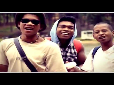 Ditra sa love   X TRA feat TATE © 2M16  Clip non officiel