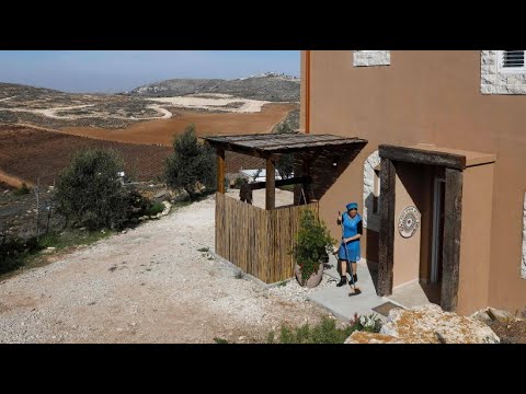 Dispute over Airbnb boycott in the West Bank