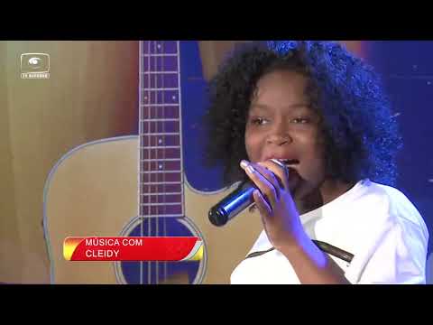 CLEIDY FAZ BRILHANTE ACTUAÇÃO NO PALCO DAS FAMÍLIAS MOÇAMBICANAS