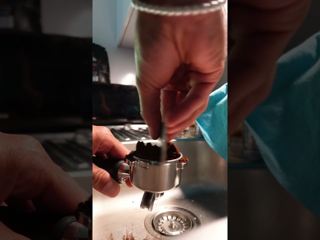 Video teaser voor Sage Barista Express Test von Tamino Primo: Café-Style Espresso zu Hause zubereiten