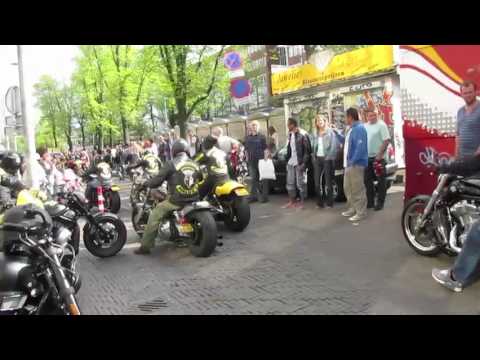 Harley Day Amsterdam 2011 - Hells Angels meet Satudarah (3/5)