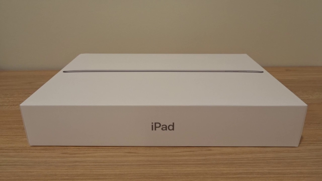 Apple iPad (2017) Unboxing