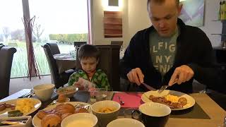 ВЛОГ. Закончился бензин по дороге в горы / Мы в Альпах / Рум Тур в доме и секретная комната