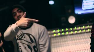 Nelly (Feat. Bizzy Crook) - Like Dat (In Studio Performance) (Video)