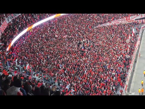 "Llega La Banda del Gallinero" Barra: Los Borrachos del Tablón &bull; Club: River Plate