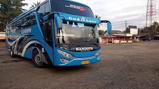 preview picture of video 'Bus Handoyo Live Wisata Minang'