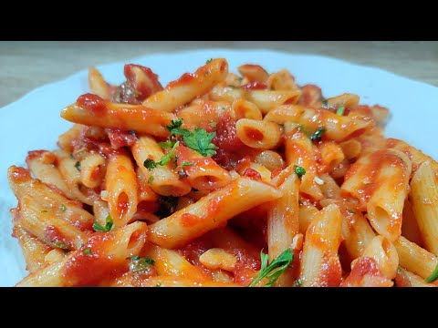 RICETTA FACILE e #PICCANTE PASTA ALL' ARRABBIATA in 5 Minuti!"