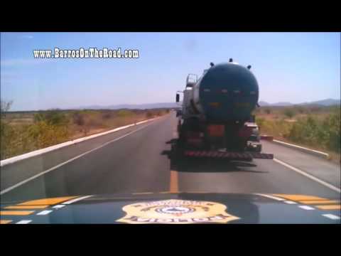 PRF dá dicas de ultrapassagem e multa motoristas que cometem infração de trânsito