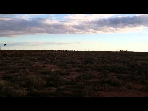 6PS7 crossing 5MP2 at Deakin.