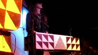 Beach House - Wedding Bells [Live] @ Bottom of the Hill