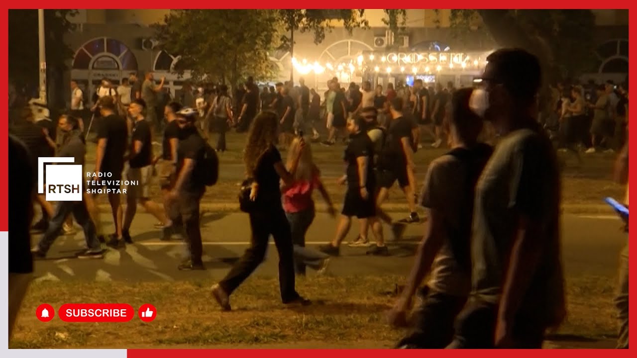 Vijojnë protestat në Serbi. Tubim në Novi Sad, kërkohen zgjedhje të parakohshme