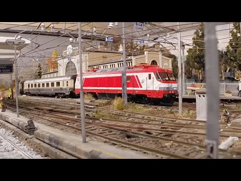 Intercity 637 "Valentino" Torino-Venezia fine anni '90 - E402A Rivarossi DCC - Leggi descrizione...