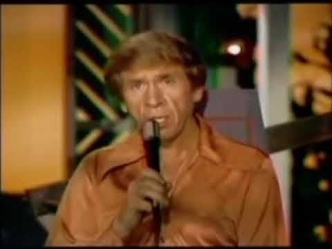 BUCK OWENS sings TAMMY WYNETTE classic APARTMENT NUMBER 9 Hee Haw 1979