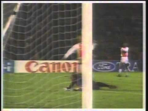 1994 (September 14) Ajax Amsterdam (Holland) 2-AC Milan (Italy) 0 (Champions League).mpg