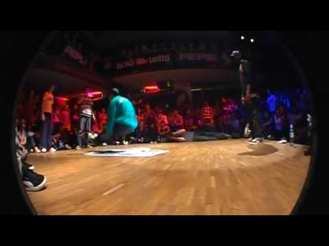Flow Riders/Floor Gangz(JustRoc&Fido) vs MonsTribe(Fuego&Rik) Circle Industry 2009
