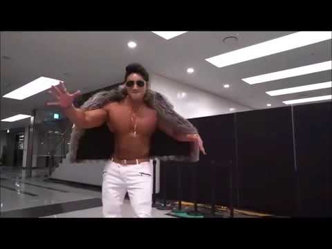 Never afraid of showmanship, Musclemania® Pro Chul Soon and his posse in a MEIRSEB