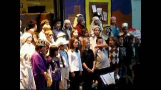 Christmas Concert Duclos School 2009 Grade 4 song Joy to the world 6th.avi