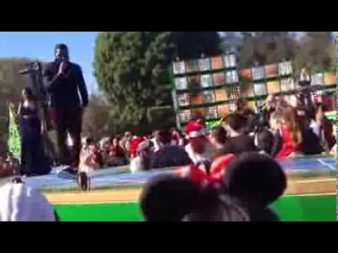 DisneyParks Christmas Day Parade 2013