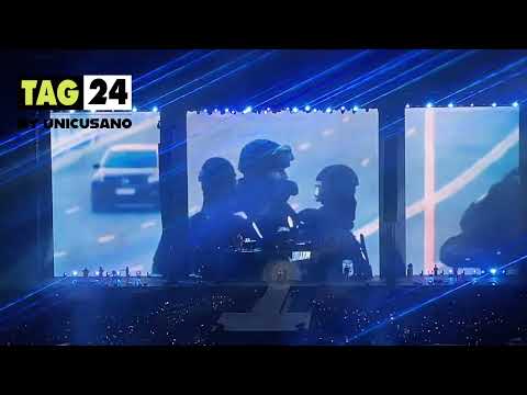 Stadio Olimpico, Ultimo canta “Alba” con le immagini di Gaza e fa venire i brividi