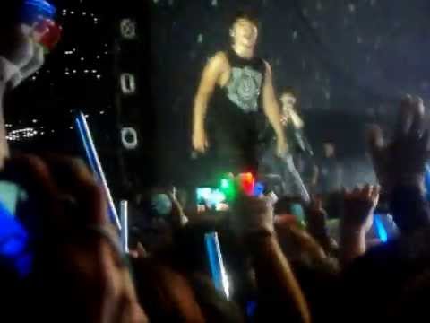 130427 SS5 in Peru - KyuHyun Rock Star