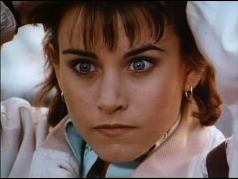 Misfits Of Science  S01e08  Fumble On The One