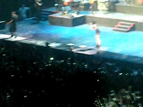 JAY Z LIVE BERCY NEW YORK FT BRIDGET KELLY PART02