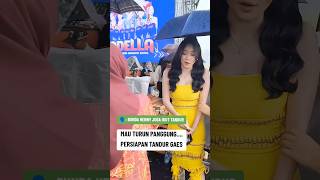 Download lagu Mother Henny also joined in planting Adella girls 😁 mp3