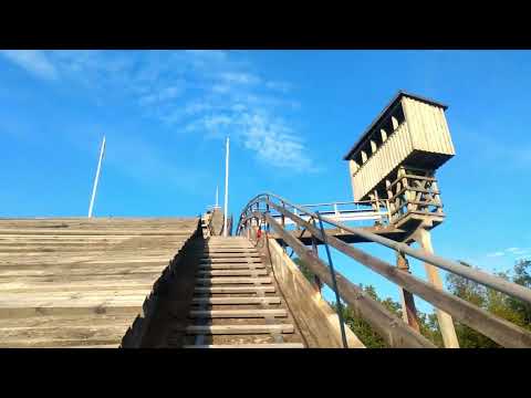 035. Övergiven skid hopp backen (Går in i det övergivna huset på backen)