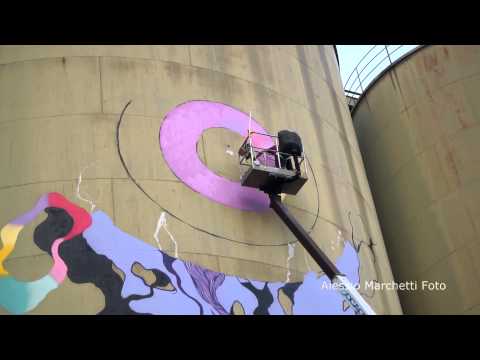 Porto di Catania durante la pittura dei silos
