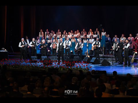 LIPE NAJ SPET CVETIJO - Prifarci & Carmen manet & Il Divji