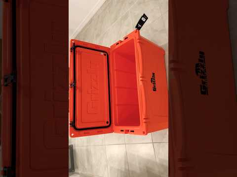 GRIZZLY 100 Hard-Sided Cooler Unboxing and Review
