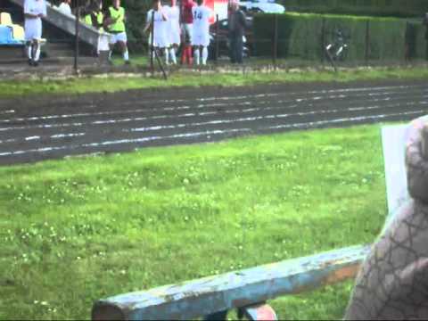 Mazur Gostynin protest piłkarzy z powodu wyprowadzenia ze stadionu przez policję kibiców