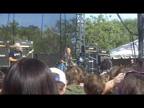 Dinosaur Jr. - Freak Scene (Live at Riot Fest 2013)