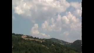 preview picture of video 'Parapendio tra Collina e Rocca d'Aiello'