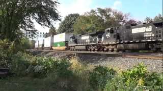 preview picture of video 'Railfanning Norfolk Southern Train Meet. Cove, Pa. 10-10-12'