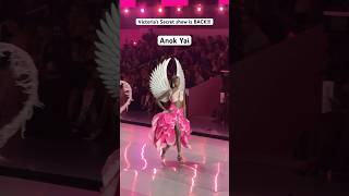 Download lagu Anok Yai made her Victoria’s Secret fashion show debut !!! #anokyai #victoriasecret mp3