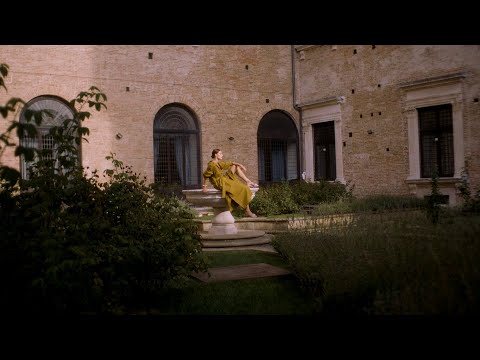 GALLERIA.01 - An ode to Santoni woman.