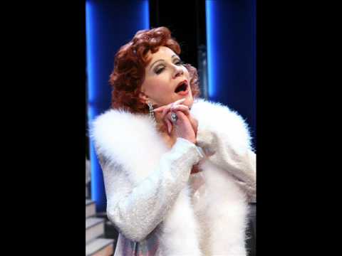 Karin Pagmar singt Zarah Leander Ich weiß,es wird einmal ein Wunder geschehn