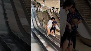 中国の有名なスベリ台の止まる時が危険すぎる　China  funny  Video is so fun #funny #shorts #viral