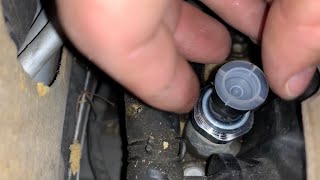BEST VIDEO Pontiac G8 GT oil pressure sensor and screen install