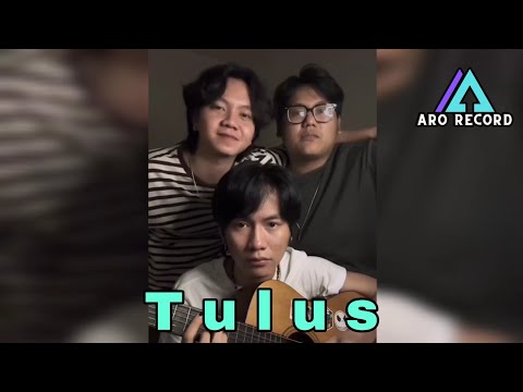 Menyala !!! Tak Genggem Tanganmu Tak Elus Pipimu (Tulus) Cover Lisef Alfio