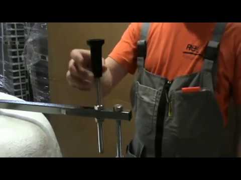 Сборка на каркас симметричной угловой ванны Relisan