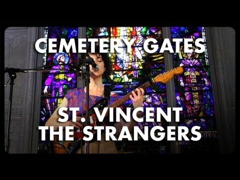 Videoclip de The Strangers — St. Vincent
