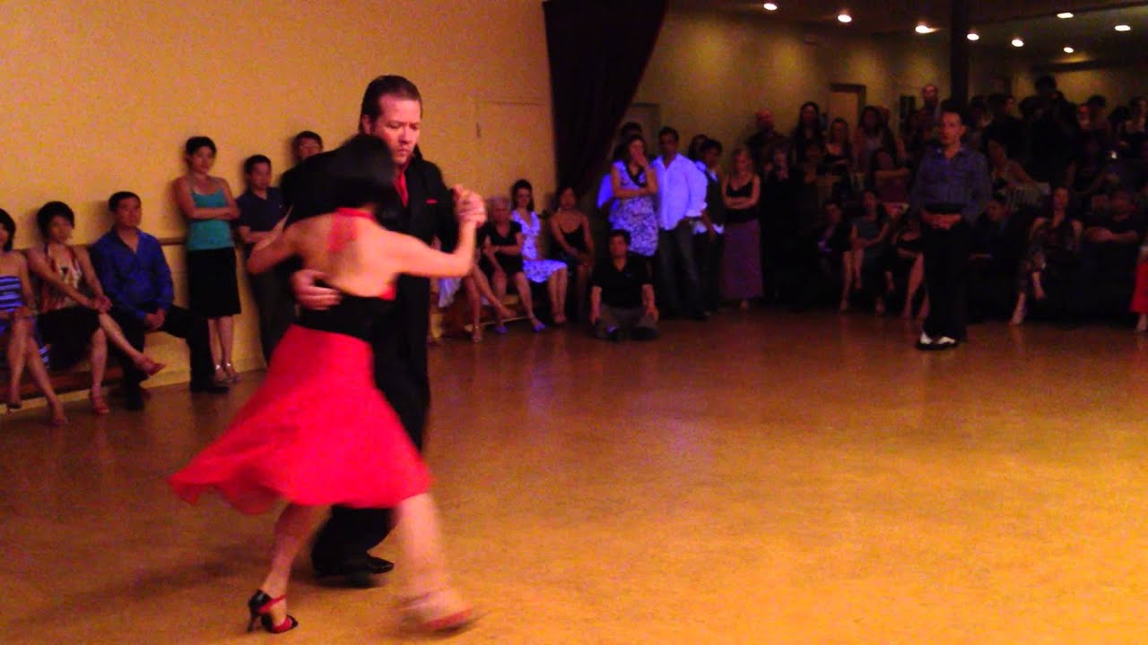 Eduardo Saucedo & Mayumi Fujio at Milonga El Abrazo Aug 15 2014