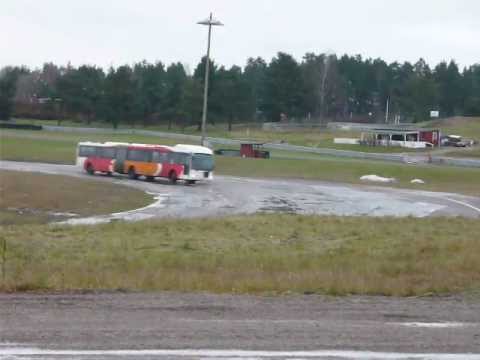 Halkkörning med ledbuss -- drifting with articulated bus
