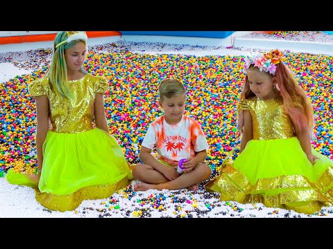 Maggie and Diana Want the Same Dress!