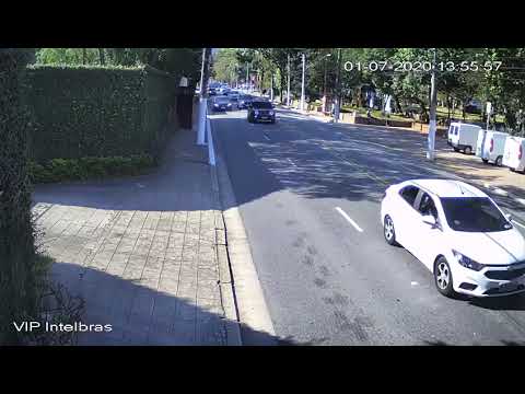 Acidente, imprudência no trânsito. Deixe seu comentário e segue para mais vídeos