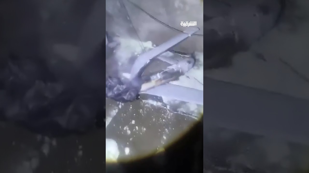 فيديو | مسيرة انقضاضية تسقط على منزل في منطقة حي الجهاد ببغداد